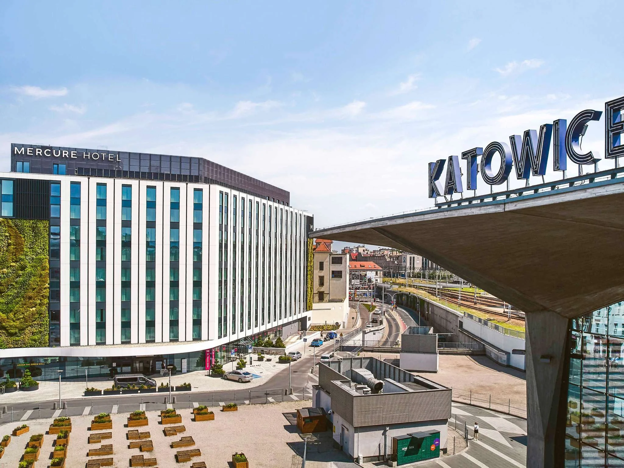 Hotel Mercure — widok budynku przy katowickim Spodku