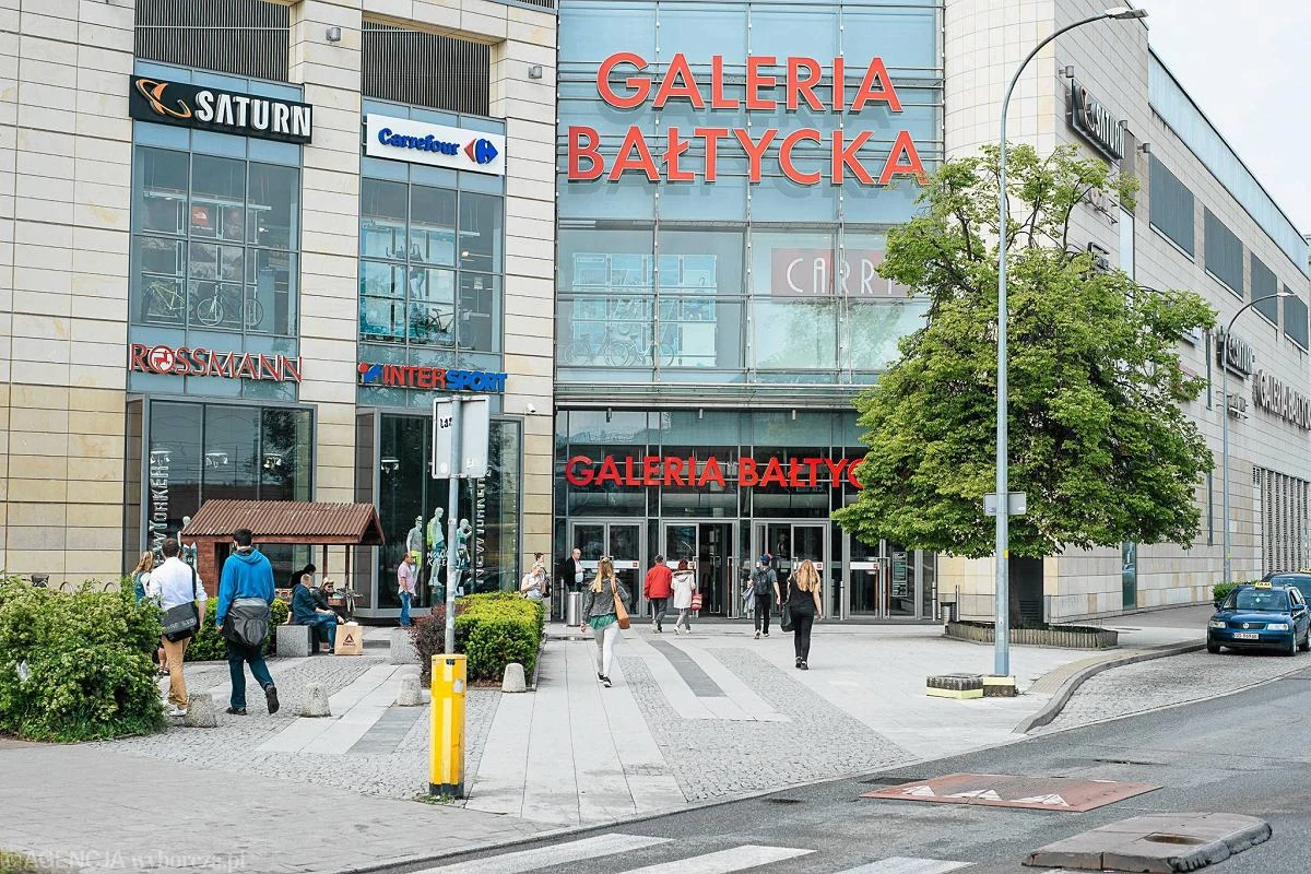Galeria Bałtycka — wejście do centrum